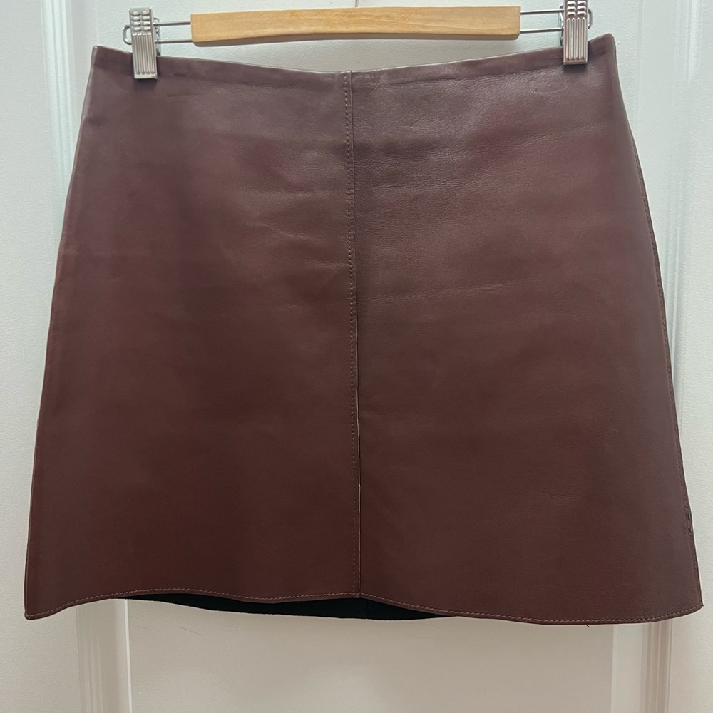 Cool dual-color DVF Jenny lamb leather mini skirt